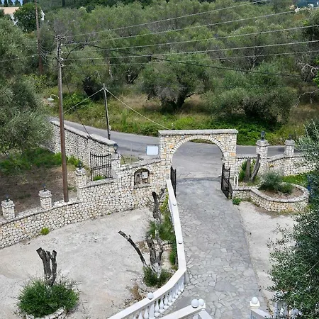 Gæstehus Corfu Apartments,in A Lush Greeness Hill *